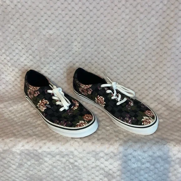 Vans - Picture 2 of 5
